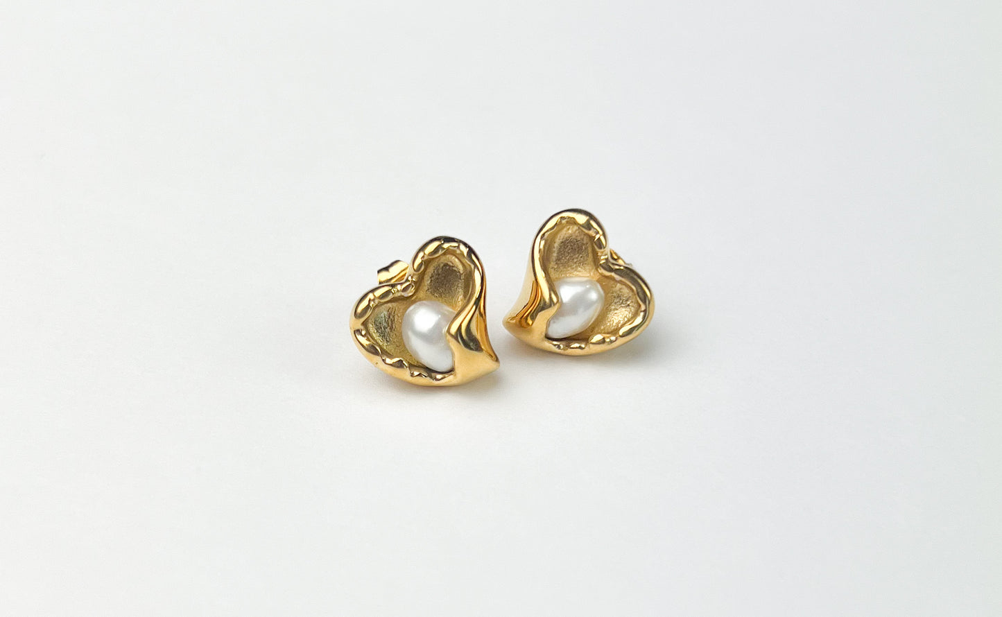 Heart stud earrings